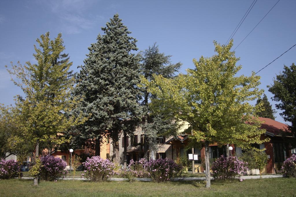 Locanda Lago Bleu Pellegrino Parmense Exterior foto
